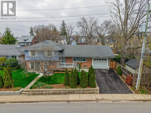 50 BARTON STREET, Hamilton (Waterdown), Ontario L9H1N8