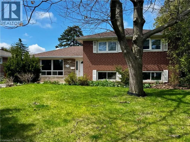 2075 SEABROOK Drive, Oakville, Ontario L6L2T8