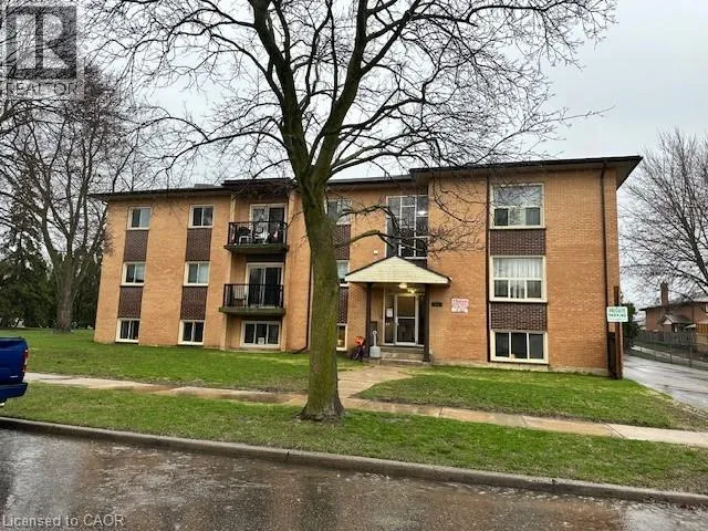 85 CONFEDERATION Drive Unit# 1, Kitchener, Ontario N2B2X6