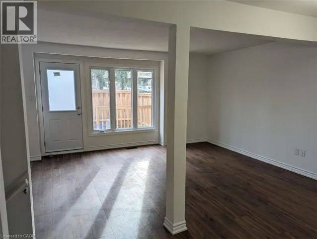 125 BONAVENTURE Drive Unit# 58, Hamilton, Ontario L9C5Y9