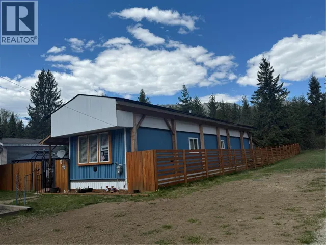 916 AIRPORT Road Unit# 8, Salmo, British Columbia V0G1Z0