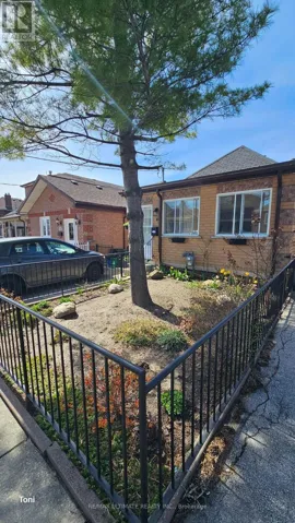 16 FAILSWORTH AVENUE, Toronto (Keelesdale-Eglinton West), Ontario M6M3J2