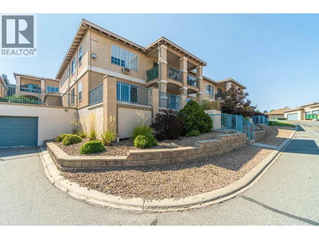 875 SAHALI Terrace Unit# 204, Kamloops, British Columbia V2C6W8