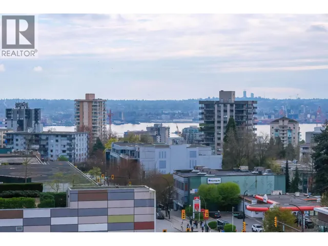 906 108 14TH STREET, Vancouver, British Columbia V7L2N3