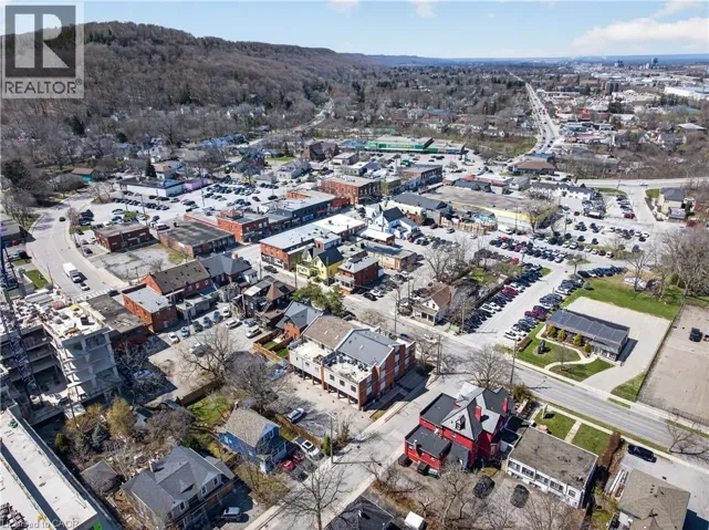 14 ONTARIO Street Unit# 3, Grimsby, Ontario L3M3G9