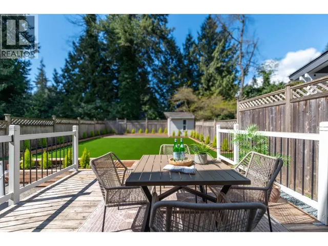 2111 PHILIP AVENUE, North Vancouver, British Columbia V7P2W5