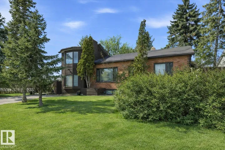 11026 110 AV NW, Edmonton, Alberta T5H1H9