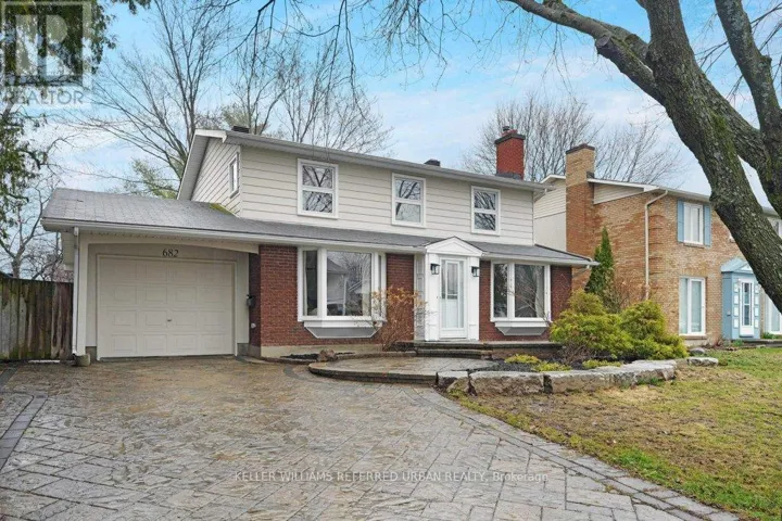 682 GLENHURST CRESCENT, Ottawa, Ontario K1J7B7