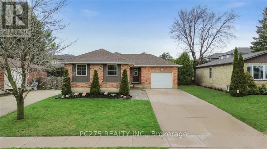 105 GIBSON CRESCENT, Lucan Biddulph (Lucan), Ontario N0M2J0