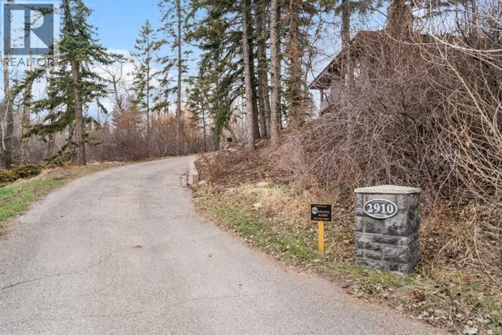 2910 Marquette Street SW, Calgary, Alberta T2T3E3