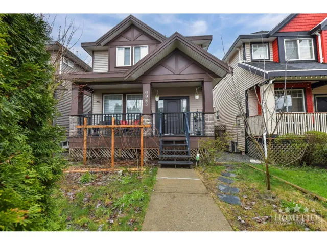 Coach House 6983 192 STREET, Surrey, British Columbia V4N5W6