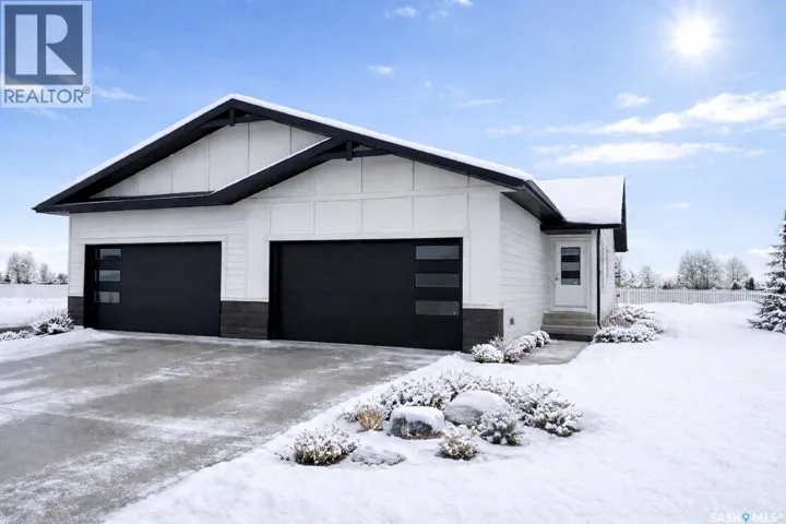 858 DeLaet BAY, Warman, Saskatchewan S0K4S0