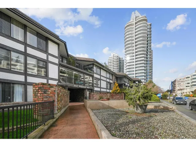 308 1437 FOSTER STREET, White Rock, British Columbia V4B3X6