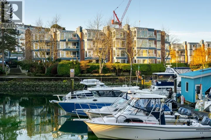 302 1502 ISLAND PARK WALK, Vancouver, British Columbia V6H3Z8