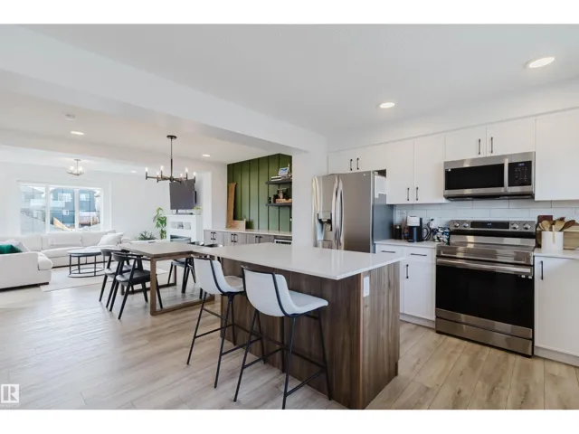 118 SECORD DR NW, Edmonton, Alberta T5T7N9