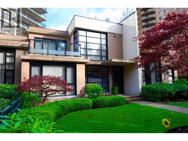 6198 WILSON AVENUE, Burnaby, British Columbia V5H2R8