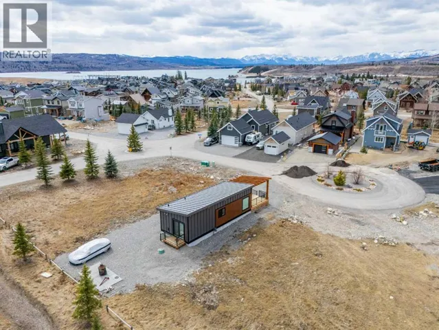 134 Cottageclub Court, Rural Rocky View County, Alberta T4C1B1