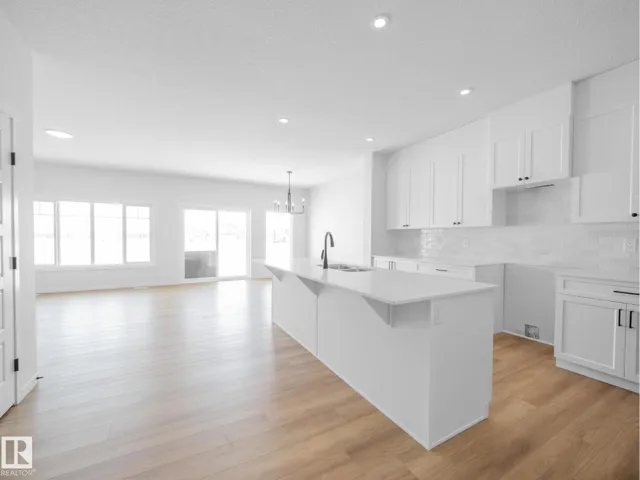 927 18 AV NW, Edmonton, Alberta T6T2X3