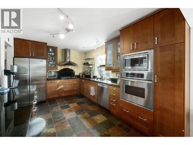 2041 TOMPKINS CRESCENT, North Vancouver, British Columbia V7H2C9