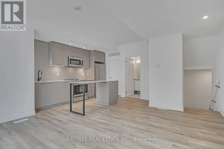 TH4 - 30 ED CLARK GARDENS, Toronto (Weston-Pellam Park), Ontario M6N0B5