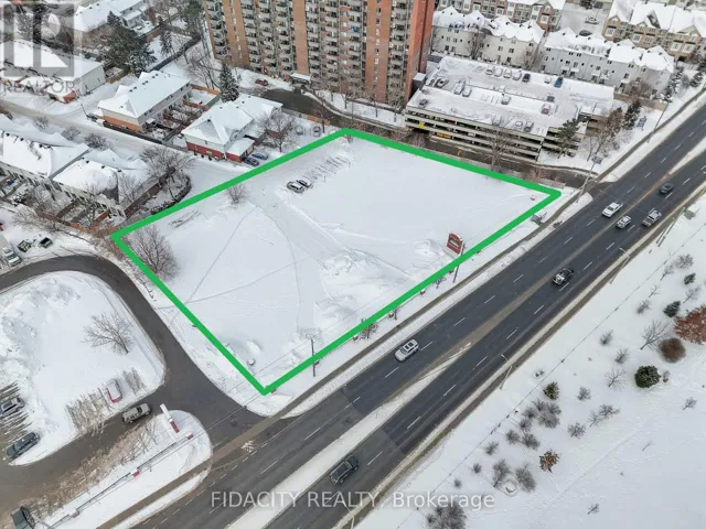 1230 MERIVALE ROAD, Ottawa, Ontario K2C4C3