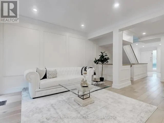 2 - 296 TORRESDALE AVENUE, Toronto (Westminster-Branson), Ontario M2R3N3
