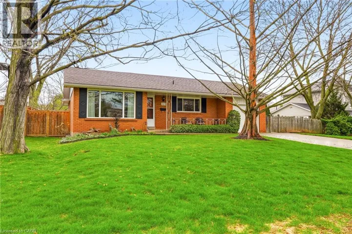 369 BEECHWOOD Crescent, Burlington, Ontario L7L3P7