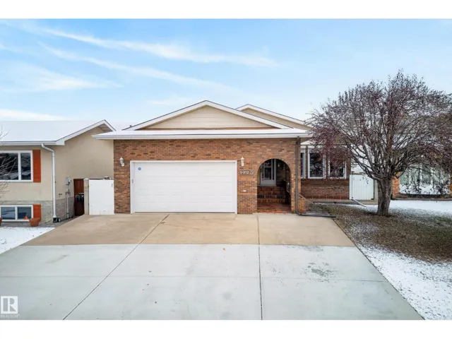 9912 162 AV NW, Edmonton, Alberta T5X5M4
