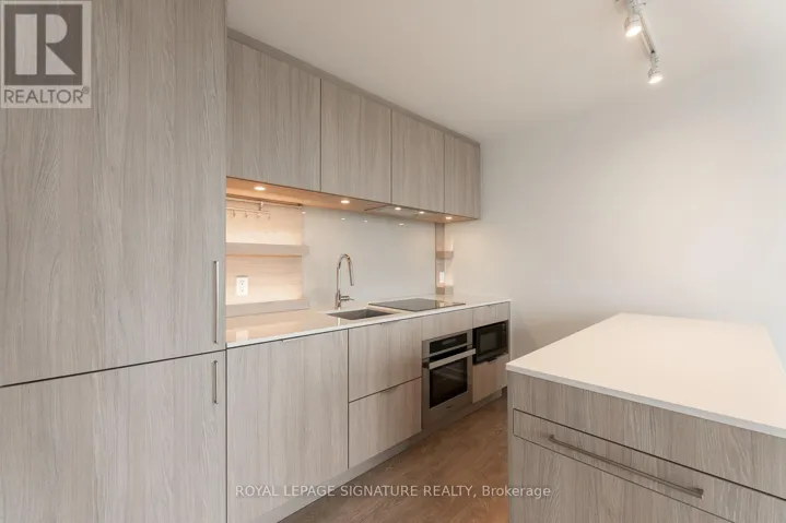 916 - 28 ANN STREET, Mississauga (Port Credit), Ontario L5G0E1