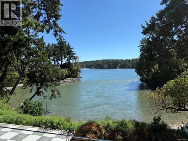 41 Tovey Cres, View Royal, British Columbia V9B1A4
