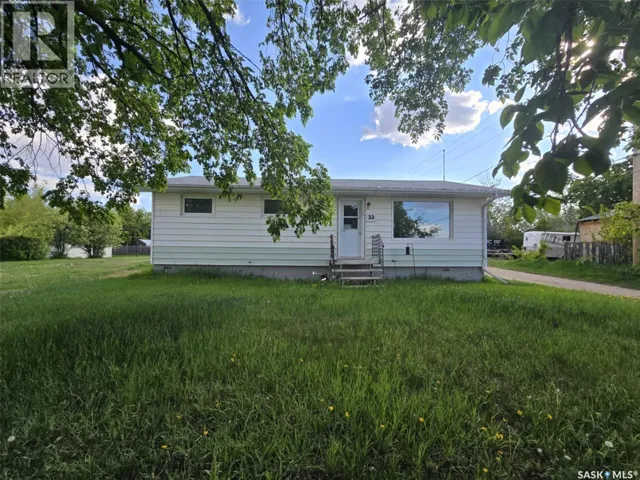 33 4th AVENUE E, Central Butte, Saskatchewan S0H0A1