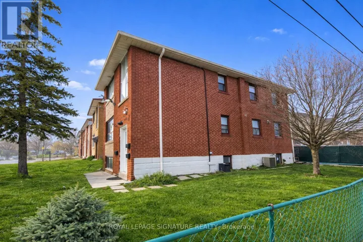 MAIN FLOOR - 5 WESLEY STREET, Toronto (Mimico), Ontario M8Y2W4