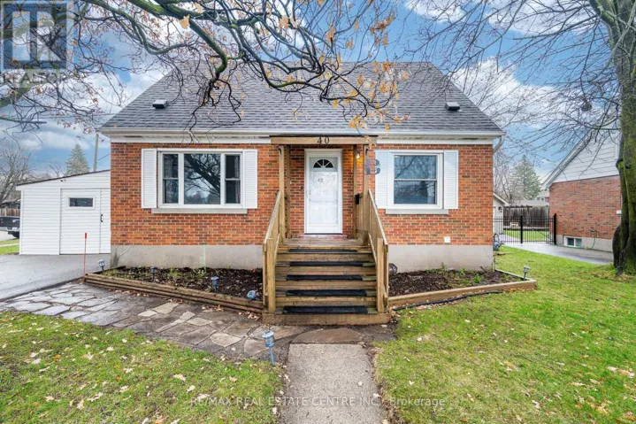 40 ELLIS CRESCENT N, Waterloo, Ontario N2J3N4