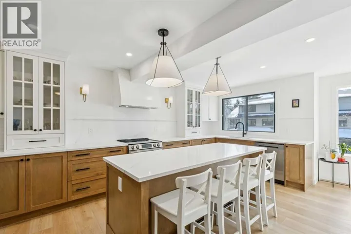 5, 140 Point Drive NW, Calgary, Alberta T3B4W3