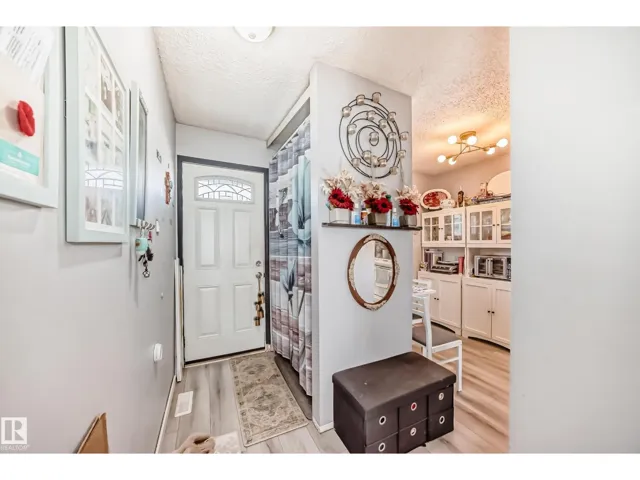 582 ABBOTTSFIELD RD NW, Edmonton, Alberta T5W4R3