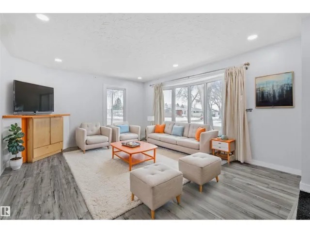 12002 37 ST NW, Edmonton, Alberta T5W2C3