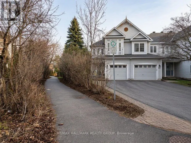 95 HEMLO CRESCENT, Ottawa, Ontario K2T1E1