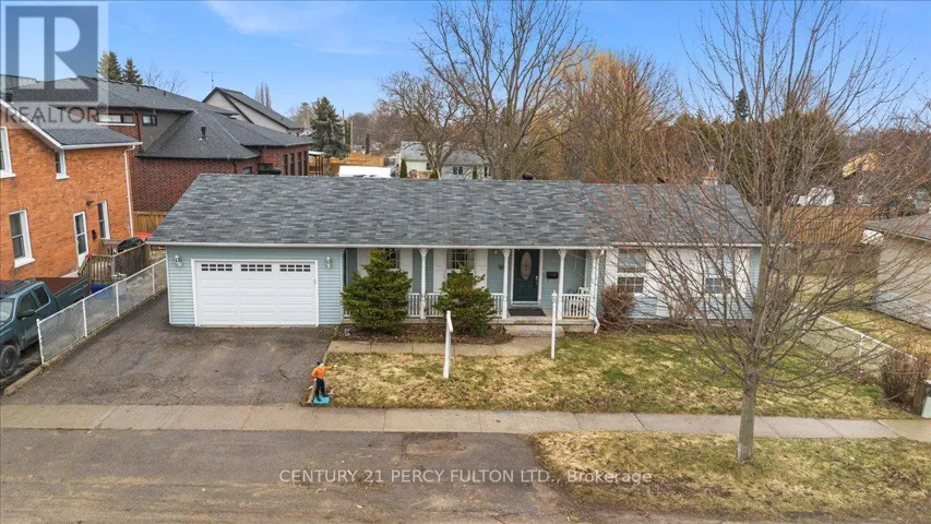 5 DURHAM STREET, Clarington (Bowmanville), Ontario L1C1H4