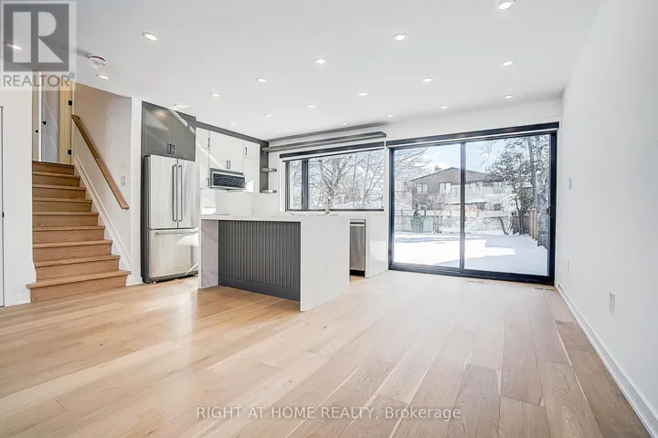 215 CHURCHILL AVENUE, Toronto (Willowdale West), Ontario M2R1E2