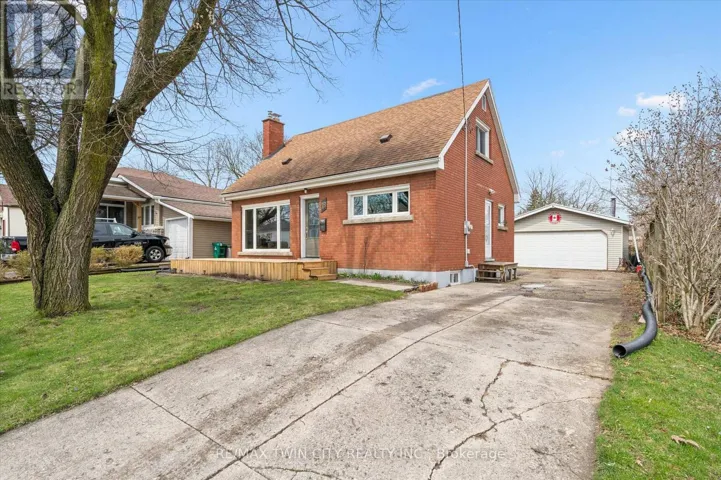 18 CLOSE AVENUE, Cambridge, Ontario N1R2R4