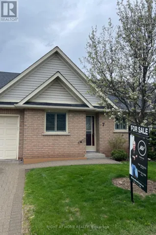 7 - 165 MAIN STREET E, Grimsby (Grimsby East), Ontario L3M1P2