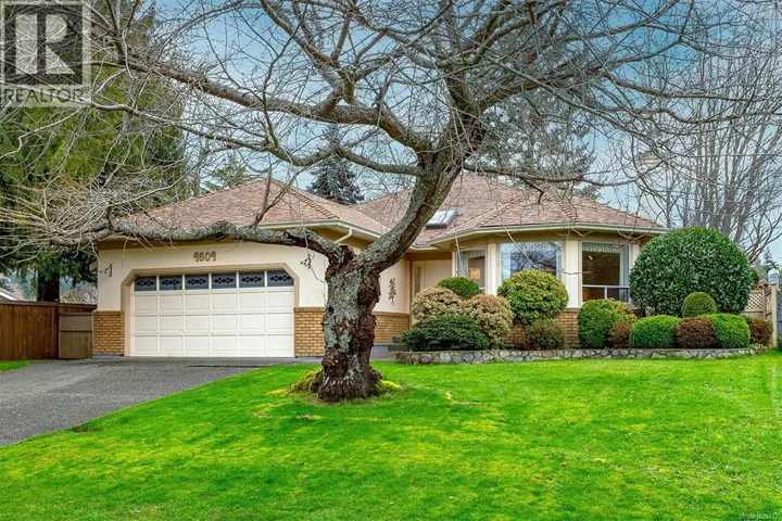 4604 Sunnymead Way, Saanich, British Columbia V8Y3B7