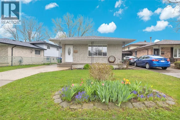 1616 Courtland, Windsor, Ontario N8T3K6