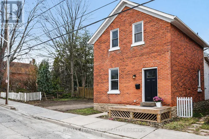 101 PETER STREET, Perth, Ontario K7H1S4