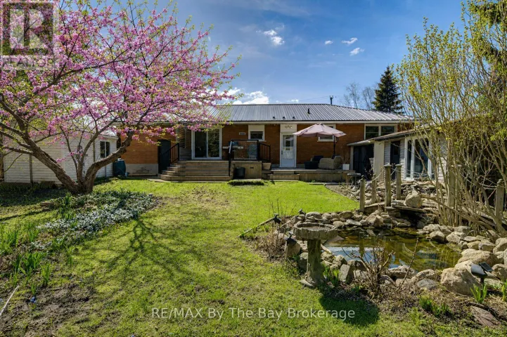 31 SAUNDERS STREET, Collingwood, Ontario L9Y0G3