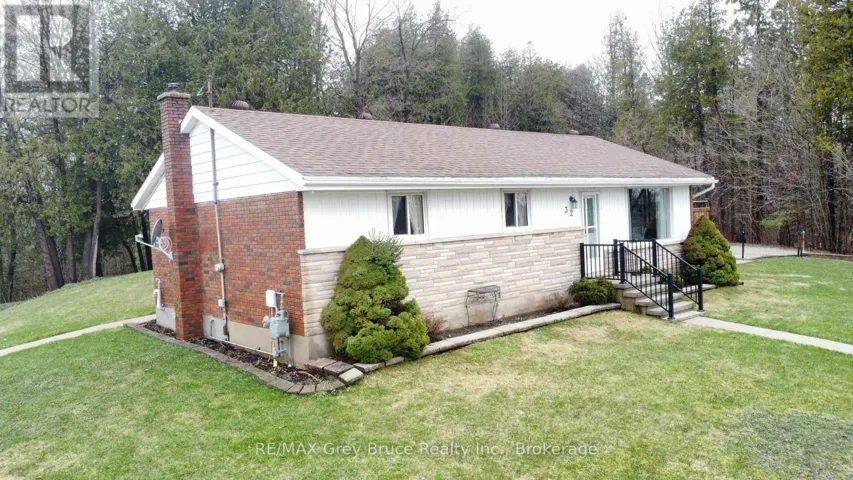 32 GARAFRAXA STREET, Chatsworth, Ontario N0H1G0