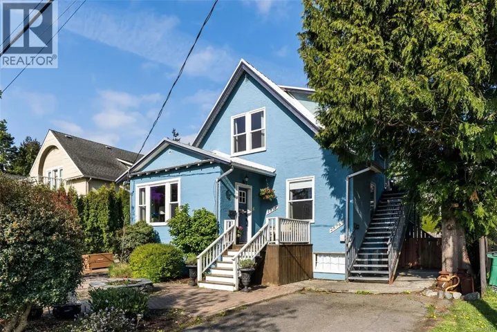 2872 Inez Dr, Saanich, British Columbia V9A2J1