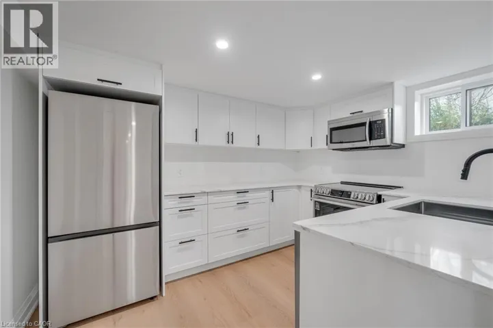 1339 AUGUSTINE Drive, Burlington, Ontario L7P2M9