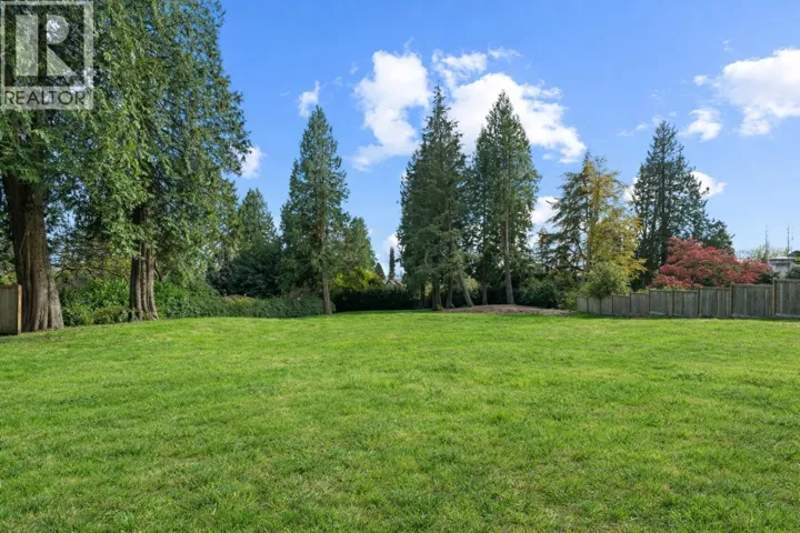 2976 PALMERSTON AVENUE, West Vancouver, British Columbia V7V2X3