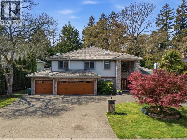 1032 Valewood Trail, Saanich, British Columbia V8X5G7